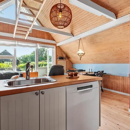 Дом отдыха Lovely In With Wifi *