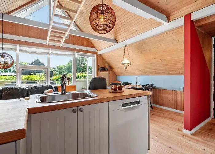 Дом отдыха Lovely In With Wifi *