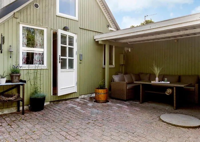 Дом отдыха Lovely In With Wifi