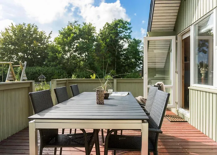 Дом отдыха Lovely In With Wifi